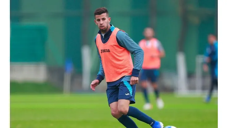El mediocampista uruguayo lleva meses sin jugar tras concluir su contrato con el Peñarol