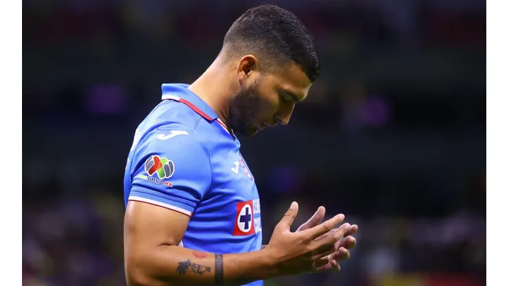 Juan Escobar puso en duda su participación con Cruz Azul en la Final de la Copa Sky.