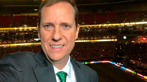 Paco Villa reapareció en redes con preocupante fotografía.