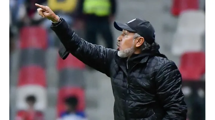 ¿O será que el director técnico de Cruz Azul tan sólo tantea el terreno?