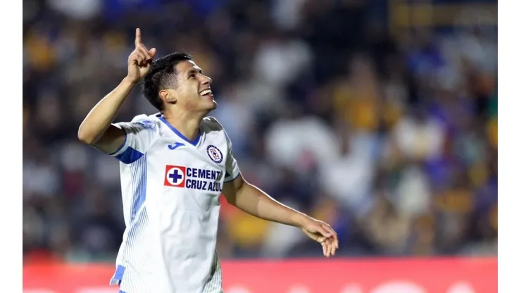 Antuna durante un partido de Cruz Azul