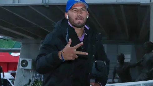 Juan Escobar tuvo que salir de la cancha por molestias.