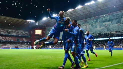 El cuadro cementero celebra la victoria contra los azulcrema