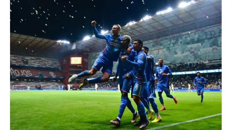 El cuadro cementero celebra la victoria contra los azulcrema