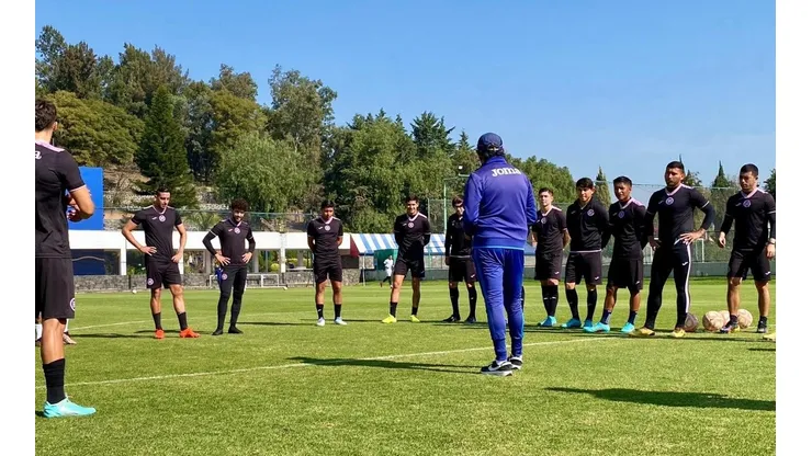 El club se mantiene entrenando en La Noria