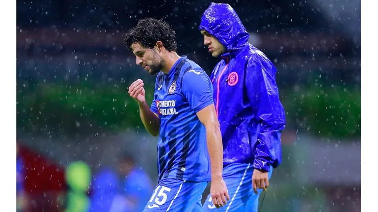 El cuerpo técnico de Cruz Azul busca al jugador que cubra una posible baja de Nacho Rivero.