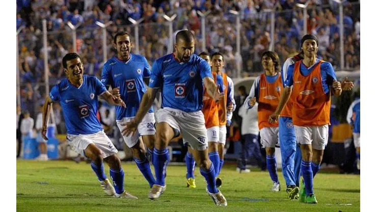 "Tito" Villa es uno de los goleadores históricos de Cruz Azul