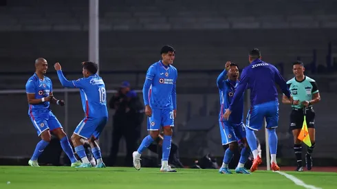 Se cuestiona que el delantero uruguayo le tapará salida a los jóvenes de Cruz Azul