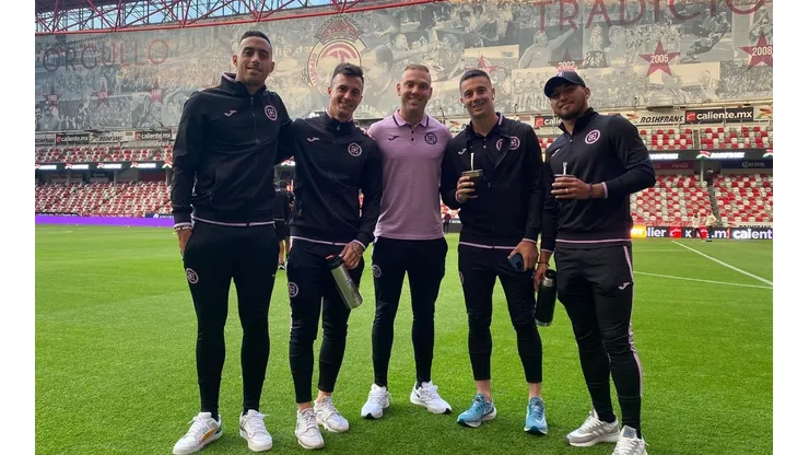 Potro Gutiérrez dejó fuera a los refuerzos argentinos para el debut de Cruz Azul en la Copa Sky.