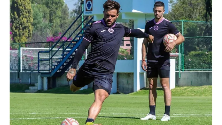 Christian Tabó no pudo jugar con Cruz Azul en el debut de la Copa Sky.