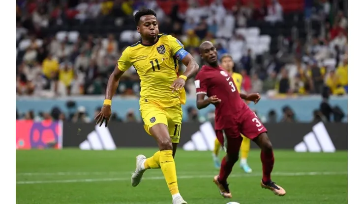 Michael Estrada en un partido con Ecuador