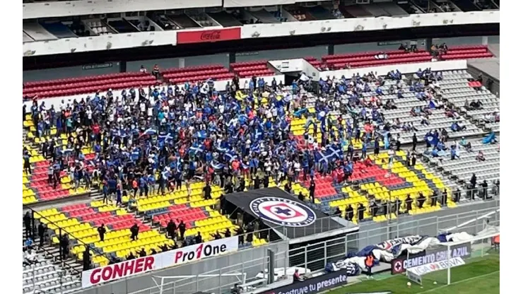 La afición de Cruz Azul en un partido en el Apertura 2022