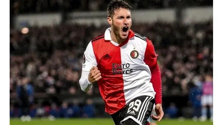 Santiago Giménez llegó al Feyenoord en la presente temporada.