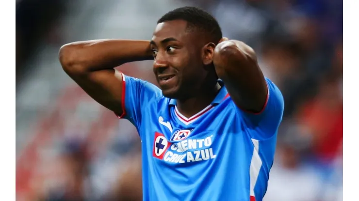 Los posibles nuevos refuerzos han demorado en llegar a Cruz Azul