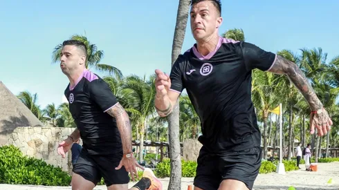 Ramiro Carrera y Augusto Lotti podrían debutar con Cruz Azul esta noche.