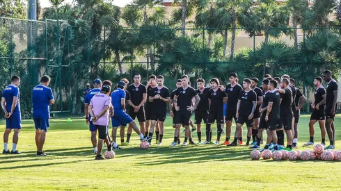 El "Potro" dirigiendo el entrenamiento de este viernes