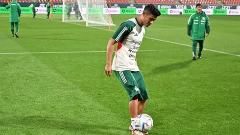 El 'Brujo' Antuna en un entrenamiento de la selección mexicana