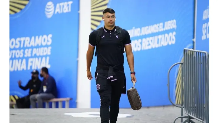 Iván Morales con Cruz Azul