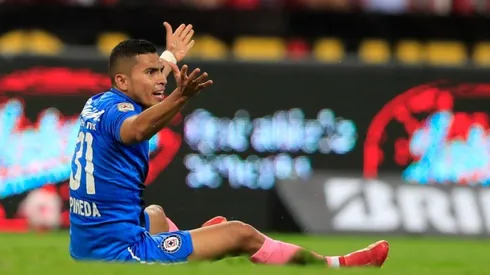 Pineda en un partido con Cruz Azul