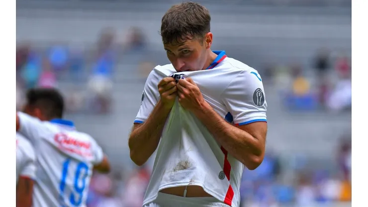 Santiago Giménez decidió abandonar la concentración de la Selección Mexicana