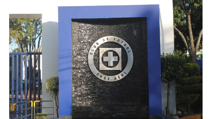 Uno a uno fueron llegando los jugadores de Cruz Azul al complejo deportivo