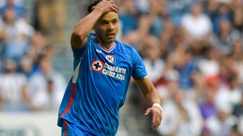 Ángel Romero ya no habría reportado a la pretemporada con Cruz Azul.