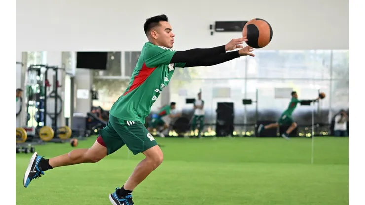Charly se pone a punto para el Mundial de Qatar