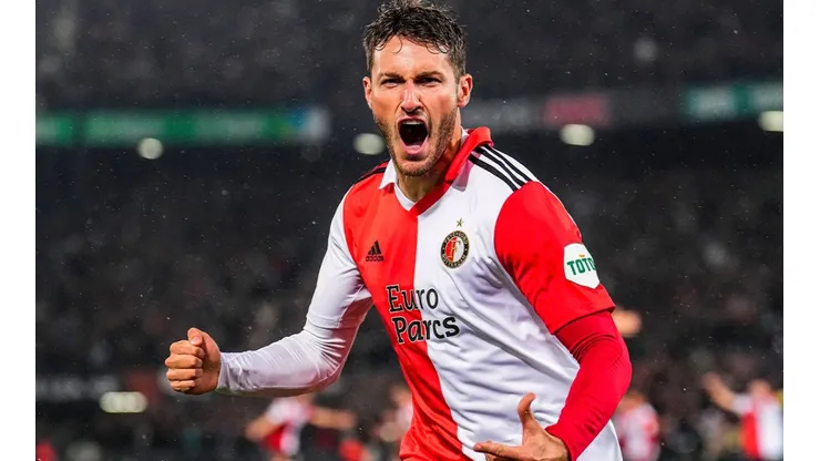 Santi Giménez firmó el gol del triunfo para el Feyenoord.