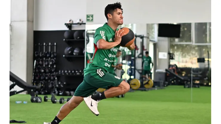 Antuna se prepara junto con el resto de la selección