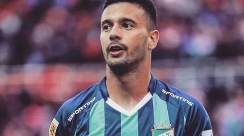 El mediocampista argentino en un partido con Atlético Tucumán