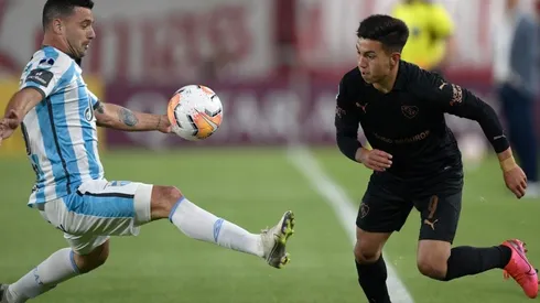 Ramiro Carrera en un partido con Atlético Tucumán