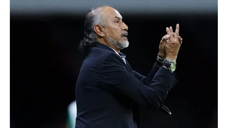 El "Potro" en un encuentro de Cruz Azul