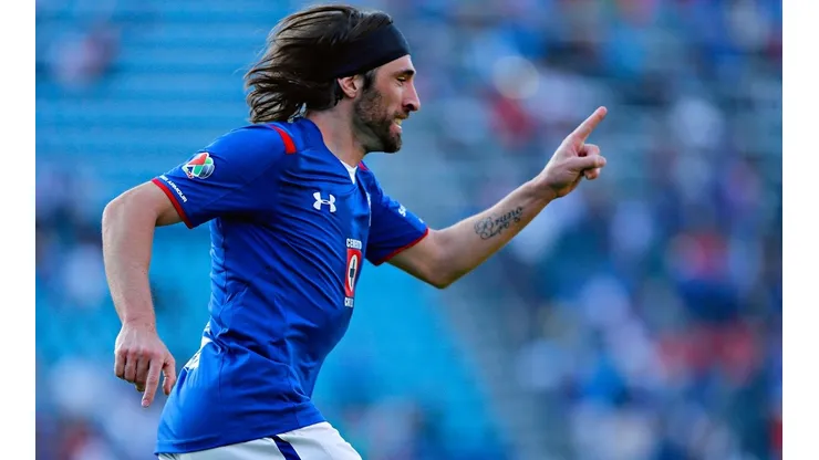 El Tanque Pavone consiguió 40 goles y dos títulos con Cruz Azul