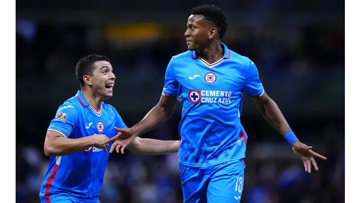 Michael Estrada marcó el gol del agónico triunfo de Cruz Azul sobre Chivas