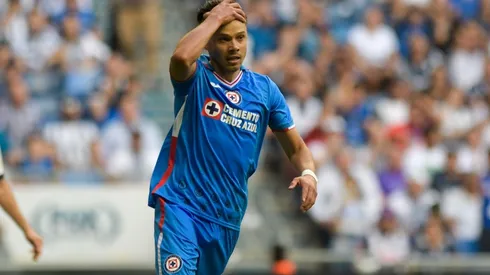 Ángel Romero tuvo la oportunidad de abrir el marcador contra Rayados