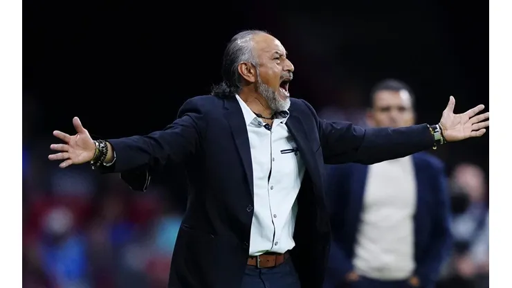 Aunque tienen logros similares, la edad quizá le importa a Cruz Azul.