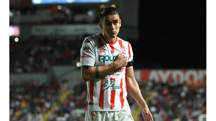 Alexis Peña en un partido con el Necaxa