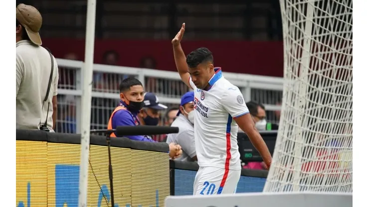 El chileno es el jugador con menos minutos disputados Men Cruz Azul