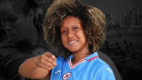 La canalera es una delantera seleccionada nacional de Panamá.