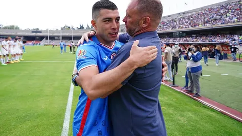 Erik Lira en su reencuentro con Andrés Lillini como jugador de Cruz Azul.