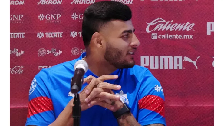 Alexis Vega, goleador de Chivas confesó su amor por Cruz Azul.
