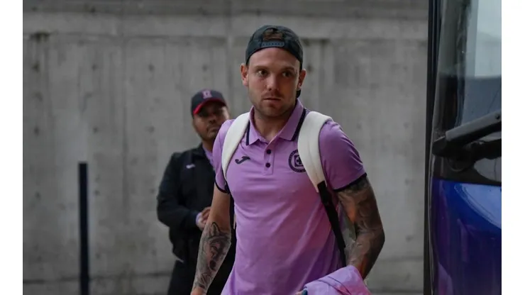 Rotondi en su llegada al Estadio Azteca