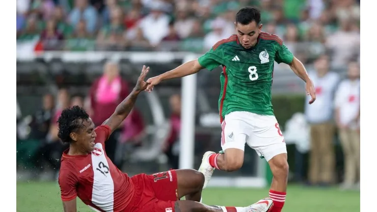 Charly Rodríguez en un partido con México
