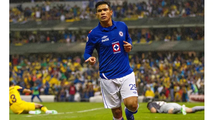 Teo en el Azteca.