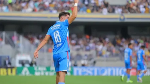 Rodrigo Huescas en la celebración de su gol contra Pumas