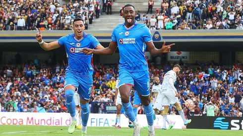 Carneiro en la celebración de su gol.