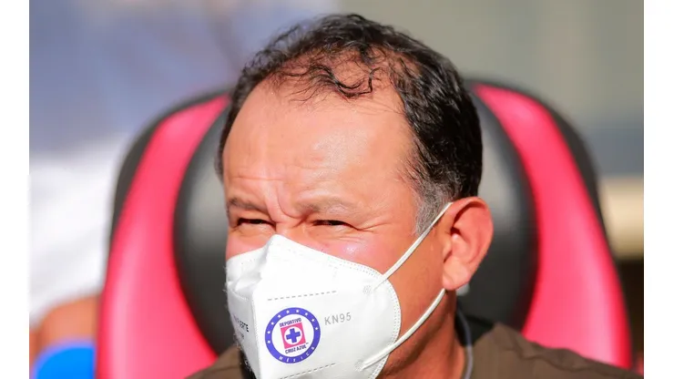 Reynoso en un partido de Cruz Azul