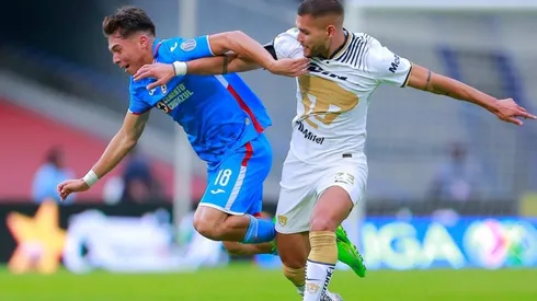 Rodrigo Huescas ante Pumas