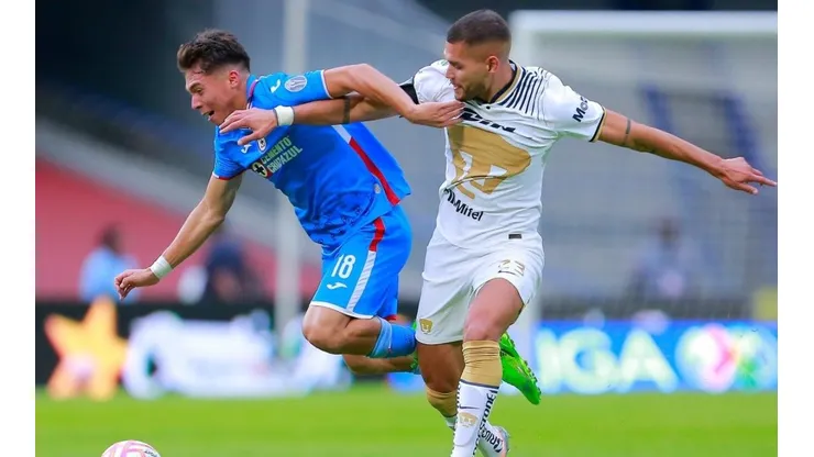 Rodrigo Huescas ante Pumas