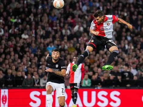 EN VIVO: Santi firmó golazo en su primera pelota tocada